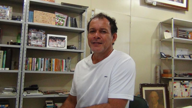 Antônio Menezes - Bacharel em Direito - Teólogo